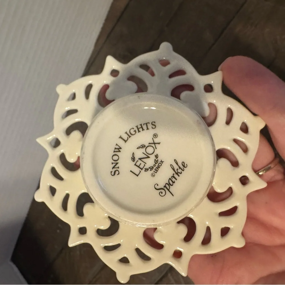 N/A elegant cream